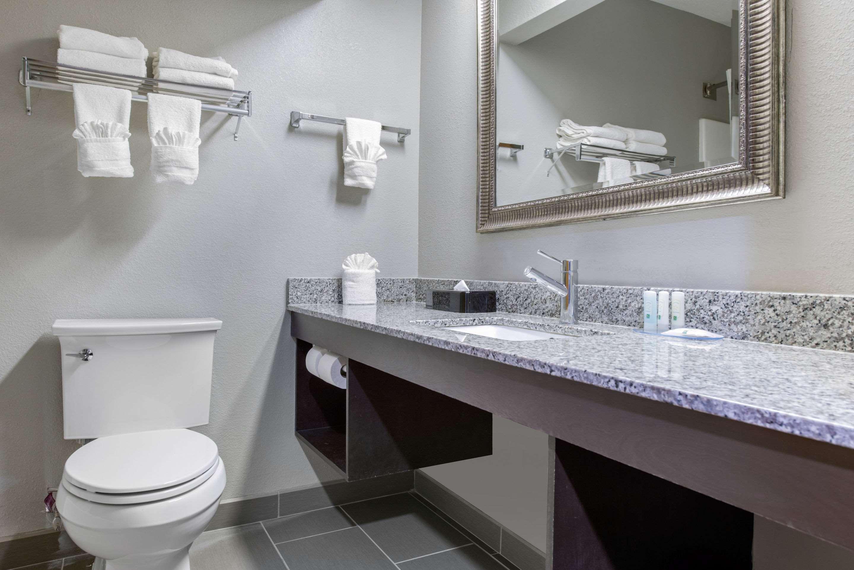 Quality Inn & Suites Brownsburg - Indianapolis West Экстерьер фото