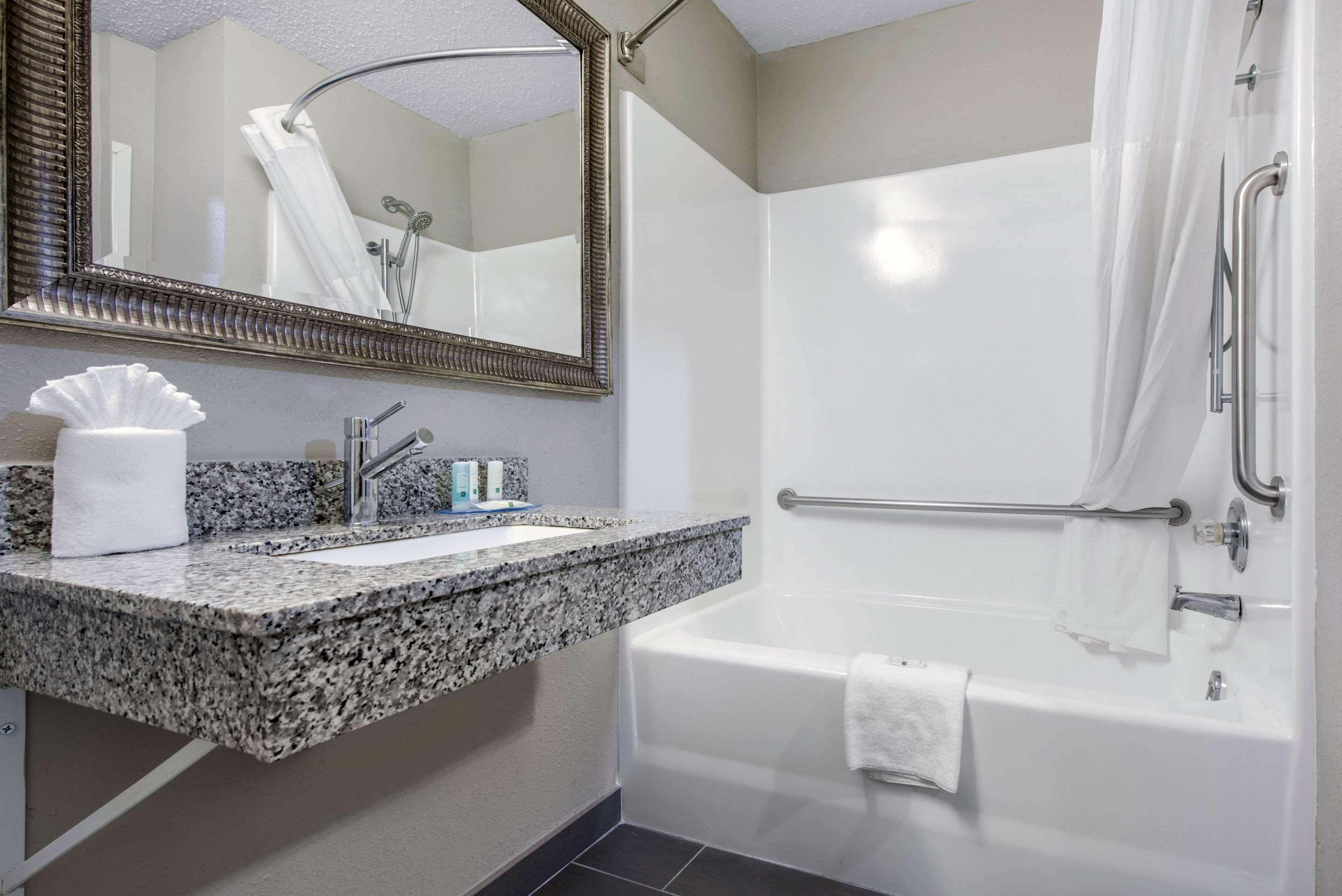 Quality Inn & Suites Brownsburg - Indianapolis West Экстерьер фото