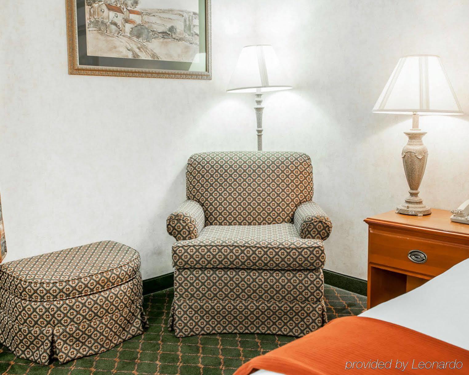 Quality Inn & Suites Brownsburg - Indianapolis West Экстерьер фото