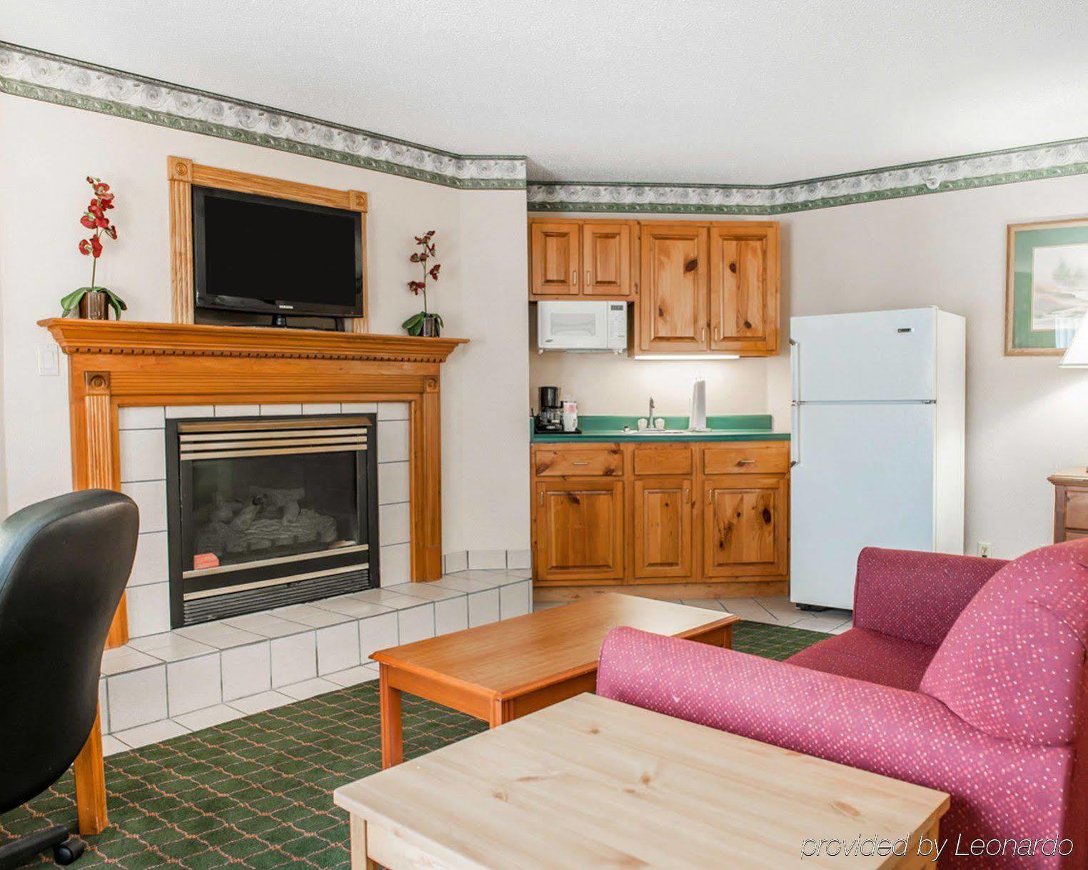 Quality Inn & Suites Brownsburg - Indianapolis West Экстерьер фото