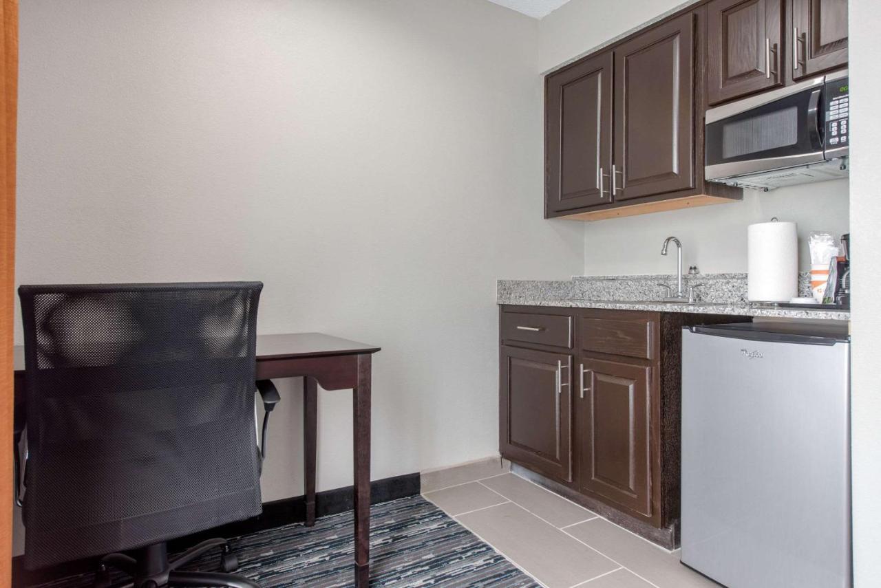 Quality Inn & Suites Brownsburg - Indianapolis West Экстерьер фото